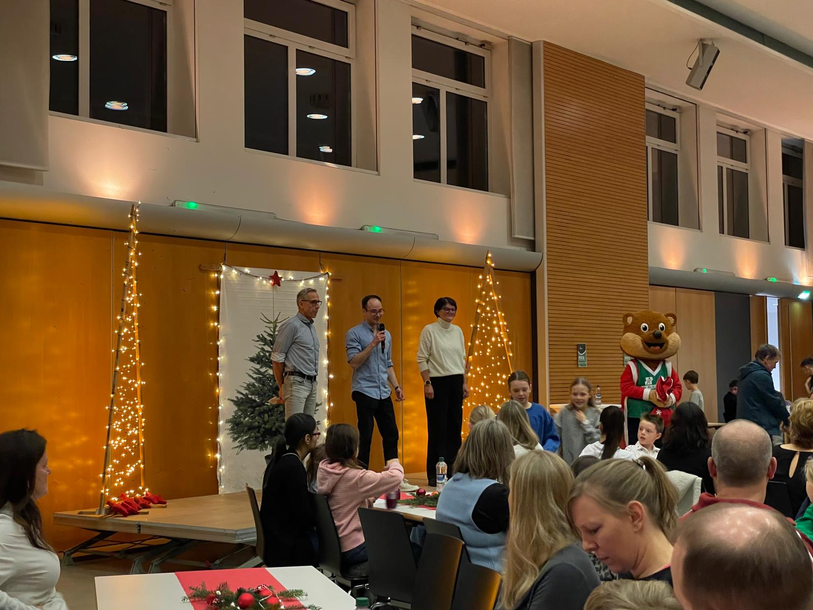 Jochen, Daniel und Bärbel bei der Anmoderation